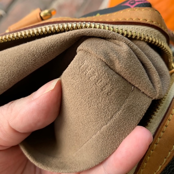 Louis Vuitton Limited Edition Courtney Bag - Picture 7 of 11